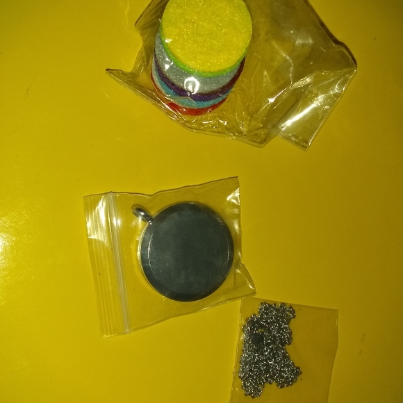 Essential oil diffuser - Picture 2 of 2